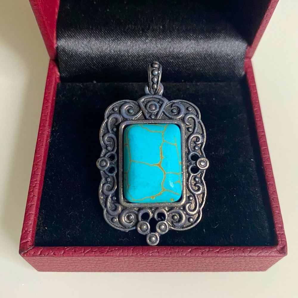 3/$25 🔵 Oxidized Silver Turquoise Pendant
